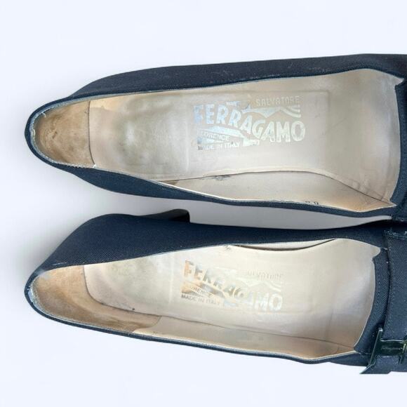 Salvatore Ferragamo Women's Black Low Heel Buckle Accent Pumps size 8 2A - Picture 3 of 11